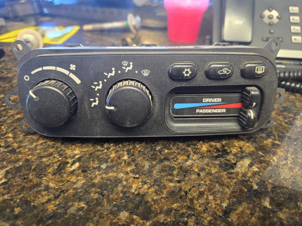 2003-2005 Dodge Ram Dual Zone HVAC Climate Control Unit Used