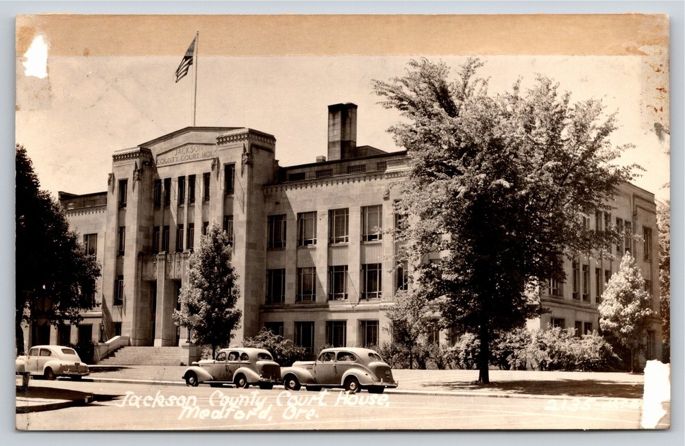 Medford Oregon~Jackson County Court House~Vintage Autos~RPPC~Real Photo Postcard