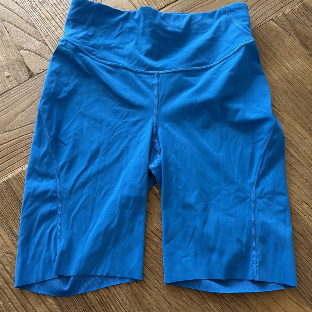 Lululemon Women’s High Rise Align Biker Short 6 Blue