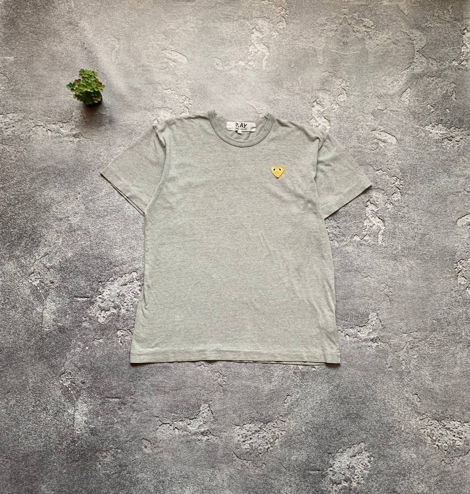 Comme des Garcons PLAY T-Shirt Grey Gold Heart Logo Made in Japan Size XL Mens