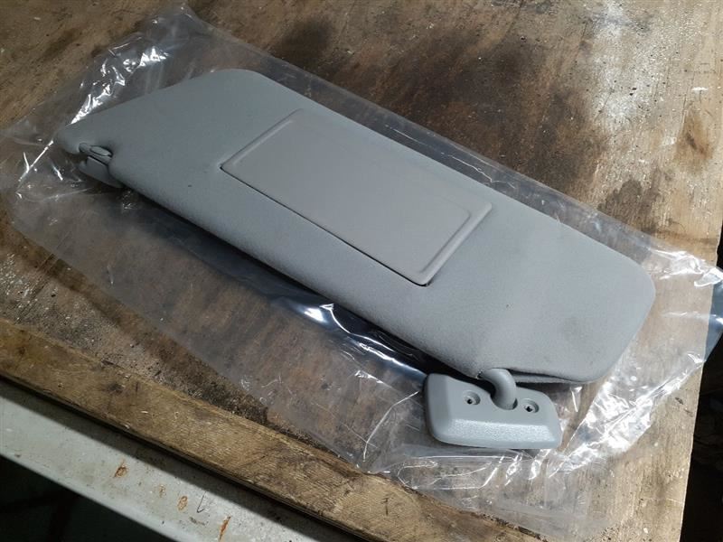 Illuminated Driver Sun Visor Crew Cab for 04-08 Ford F150 Pickup 1512007  