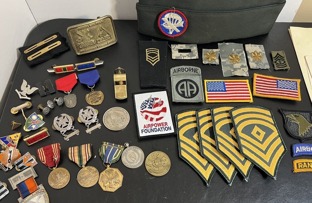 Huge Lot of Vintage US Military Insignia Medals Patches Pins Mix Assorted