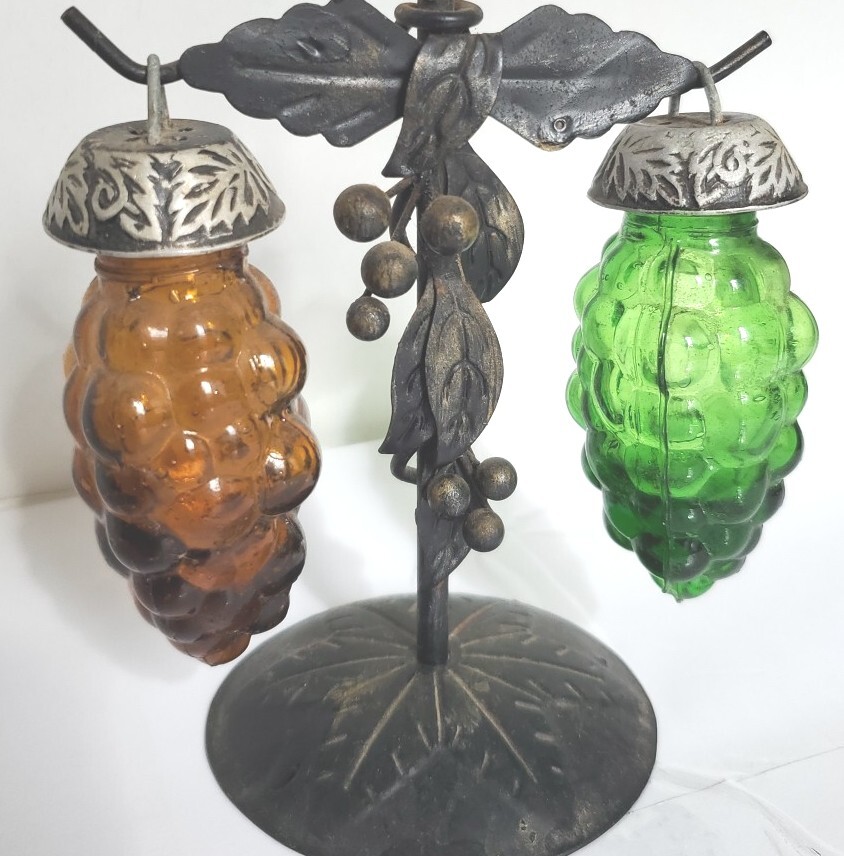 vintage 1960's grape style salt and pepper. Glass hanging on metal frame Grn Brw