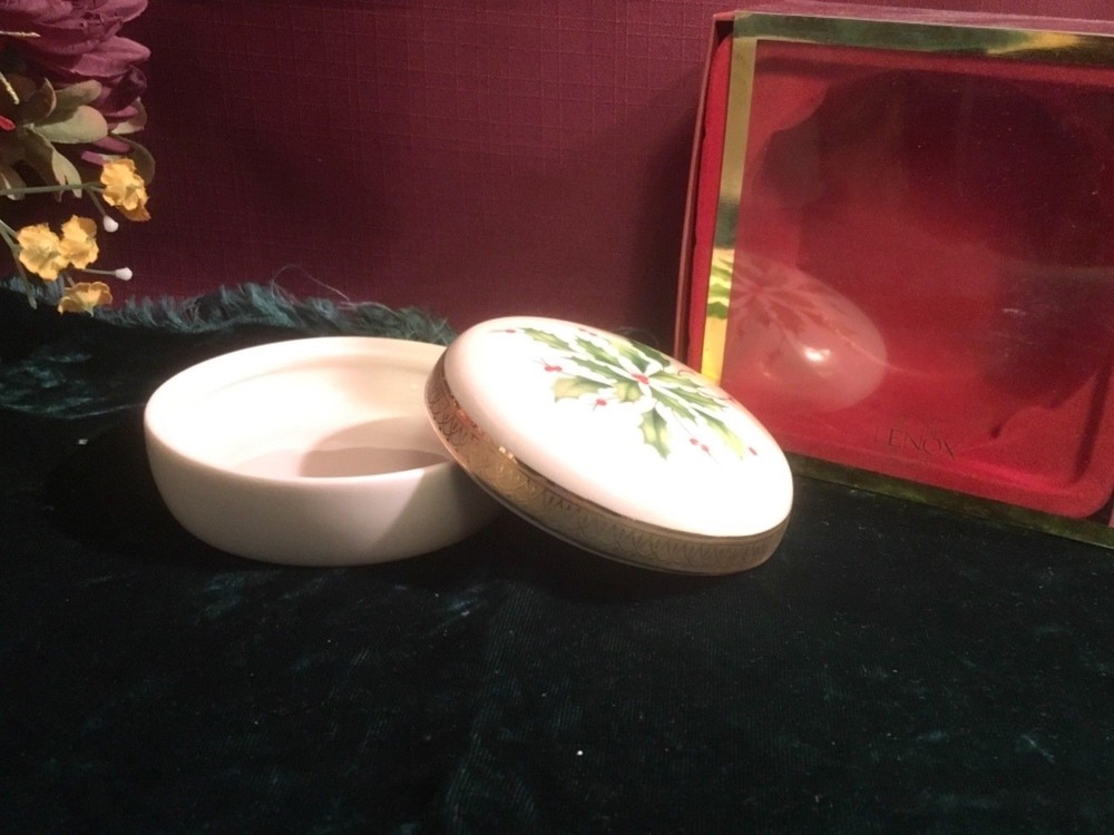 Lenox HOLIDAY Christmas Gold-Ivory Gift Box with Tags New in Box  