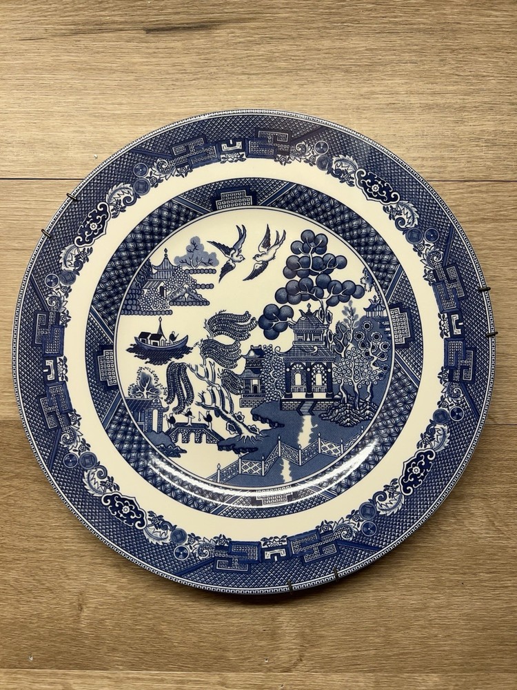 JOHNSON BROS. Blue Willow ENGLAND Hand Engraved 10” Dinner Plates with Hanger