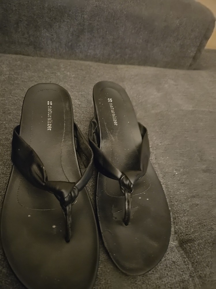 Naturalizer Black Leather Wedge Thing  Sandals, Size 8