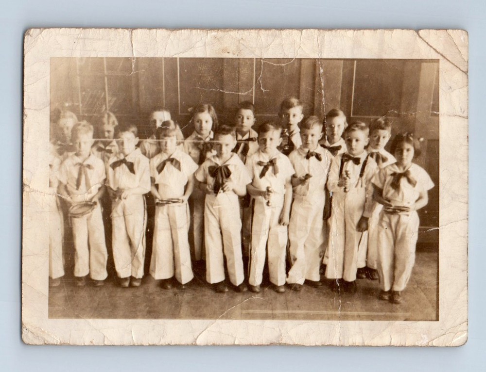 Old Vintage Photo BOYS GIRLS CHILDREN GROUP PICTURE FOUND PHOTOGRAPH SNAPSHOT