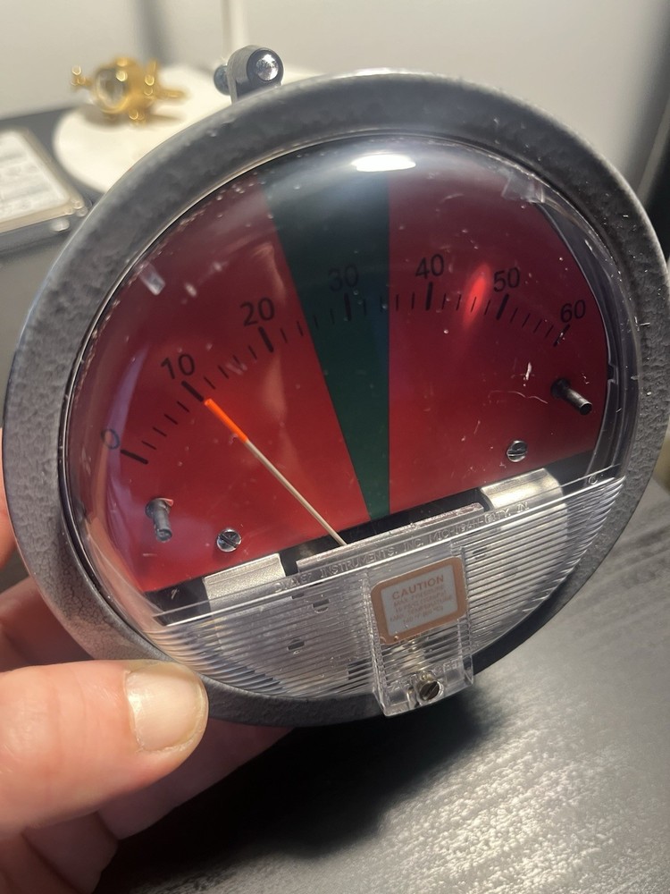 Dwyer Magnehelic Differential Pressure Gauge