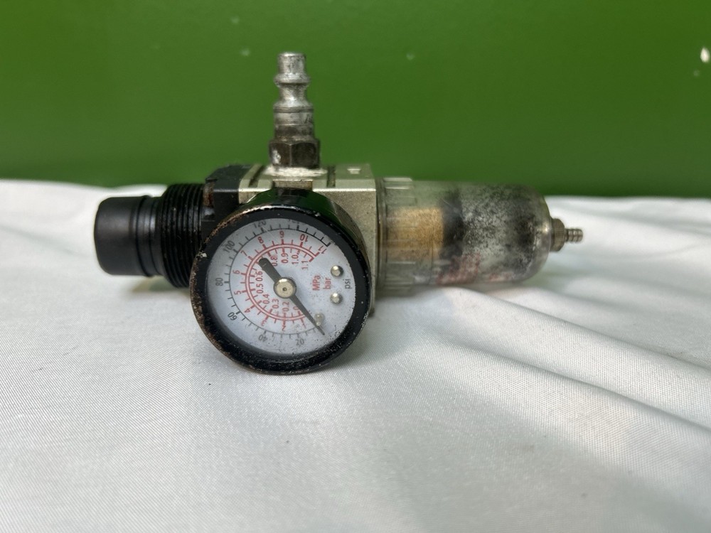 Air Compressor Filter Regulator w/ Gauge 145 PSI Max 1/4