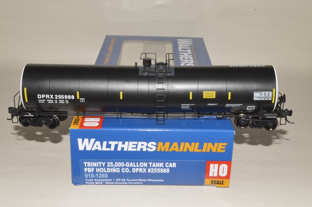 HO scale Walthers PBF Holding Trinity 25k gallon tank car train DPRX 255988