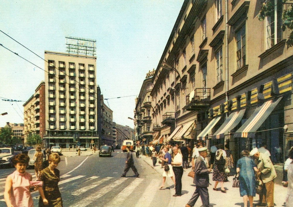 Bracka Street, Warsaw, Poland, UNP, VG --POSTCARD