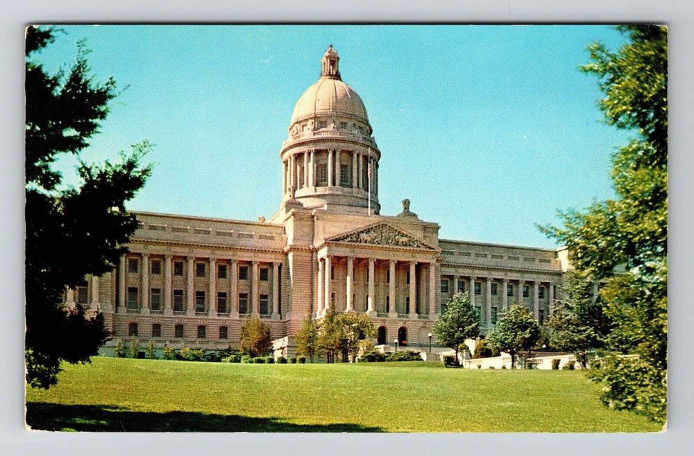 Frankfort KY-Kentucky, The State Capitol, Exterior, Vintage Postcard