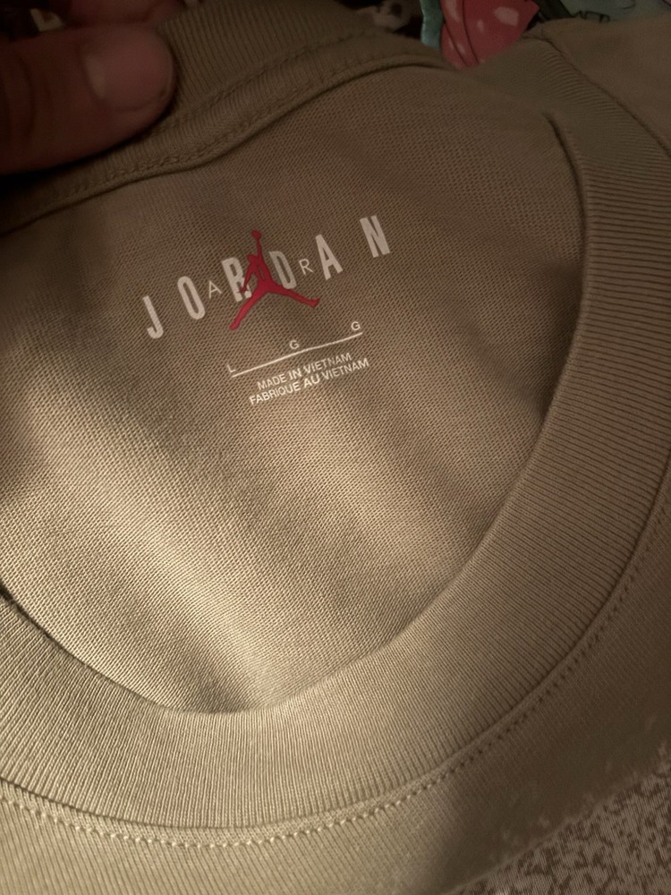 *NEW* Men's NIKE AIR JORDAN Oversized Reissue T-Shirt OLIVE (HQ8982 238) Large