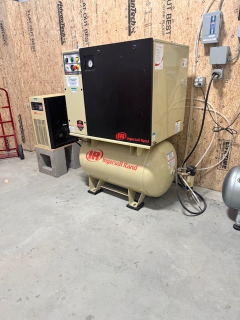 Ingersoll Rand Air Compressor UP6-5-125/Ingersoll Rand DA59ECA100 Air Dryer