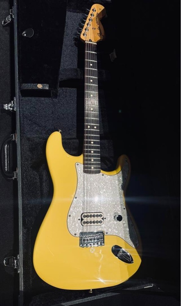 Tom DeLonge Fender Relic Guitar 2002 Mexico Collectible
