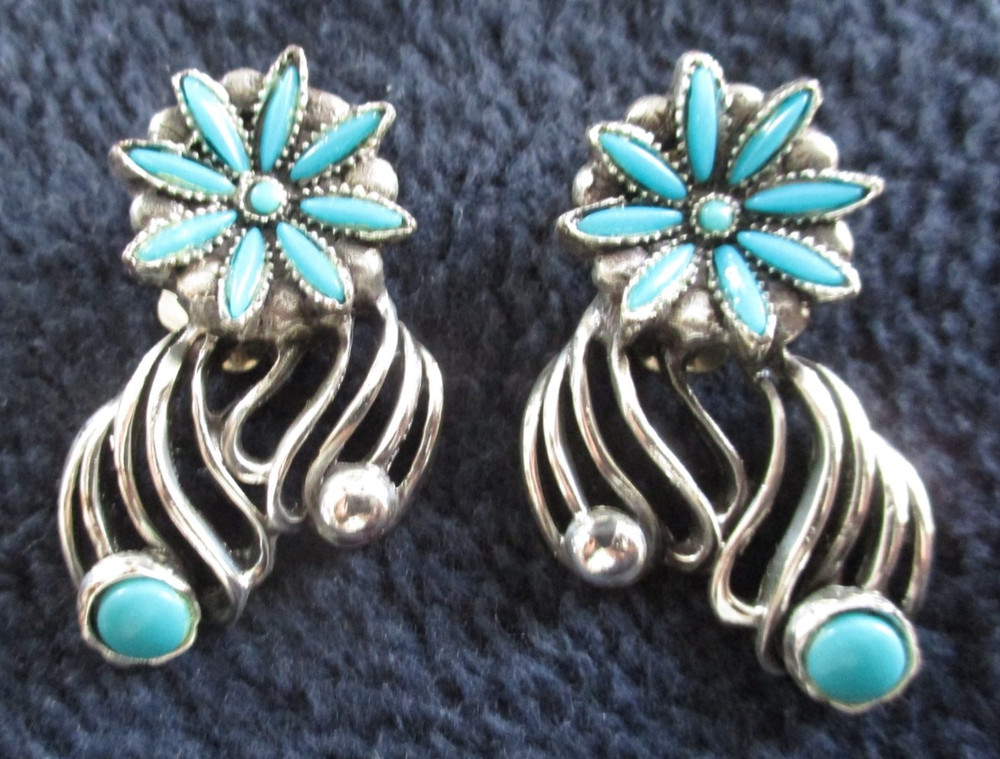 Vintage Floral Pattern Turquoise Clip-On Earrings