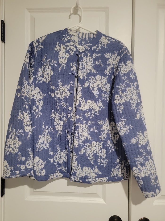Vintage Floral Quilted Jacket BFA Classics Blue & White 100% Cotton  Size Medium