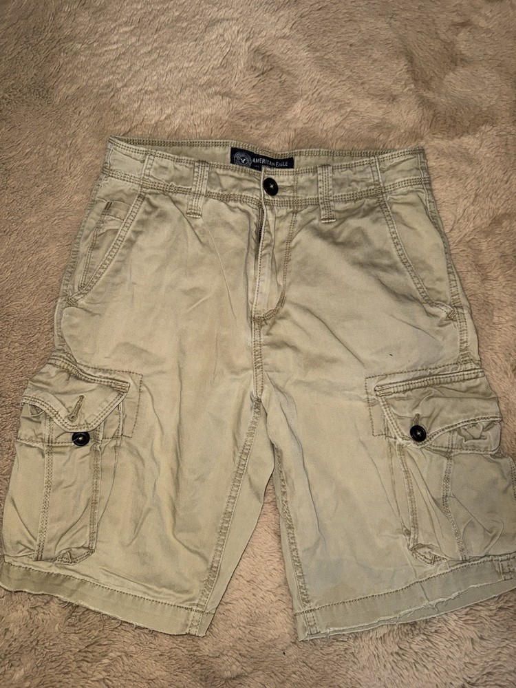 American Eagle Outfitters Men's Beige Cotton Cargo Shorts Button Closure Pockets