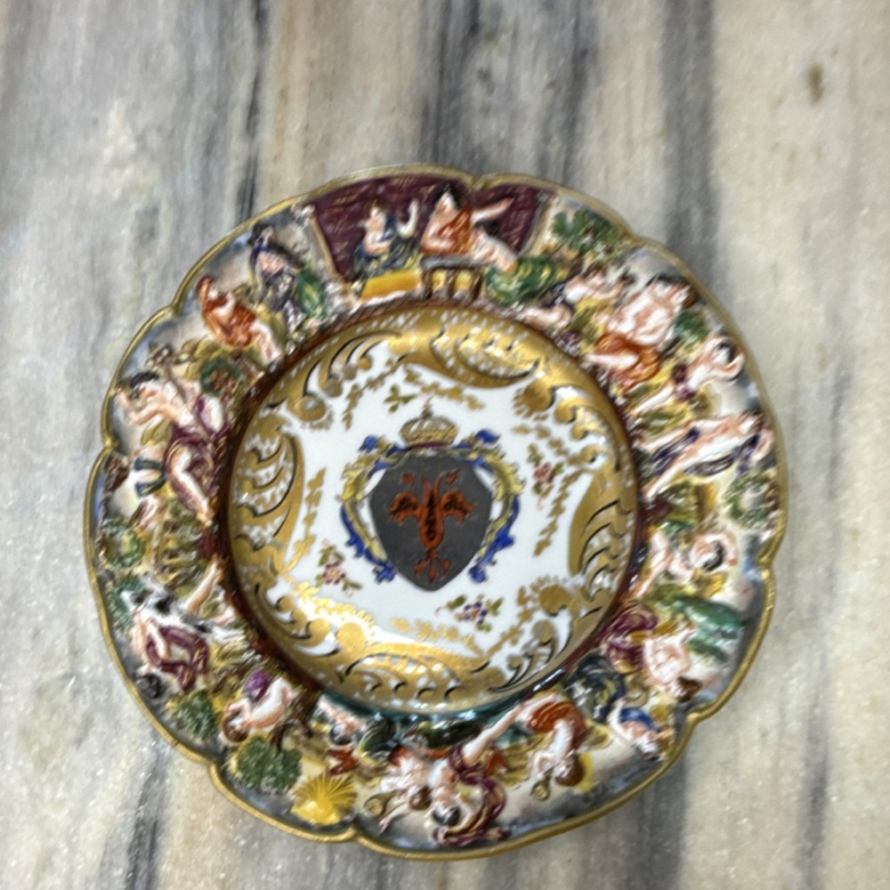 Capodimonte Italian Porcelain Decorative Dessert Plate w/Crest & Relief Design