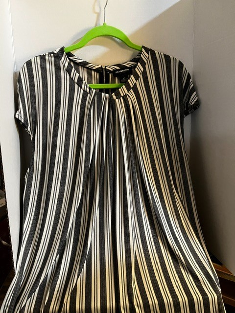 Black and white Women's blouse liz claiborne Size XXL