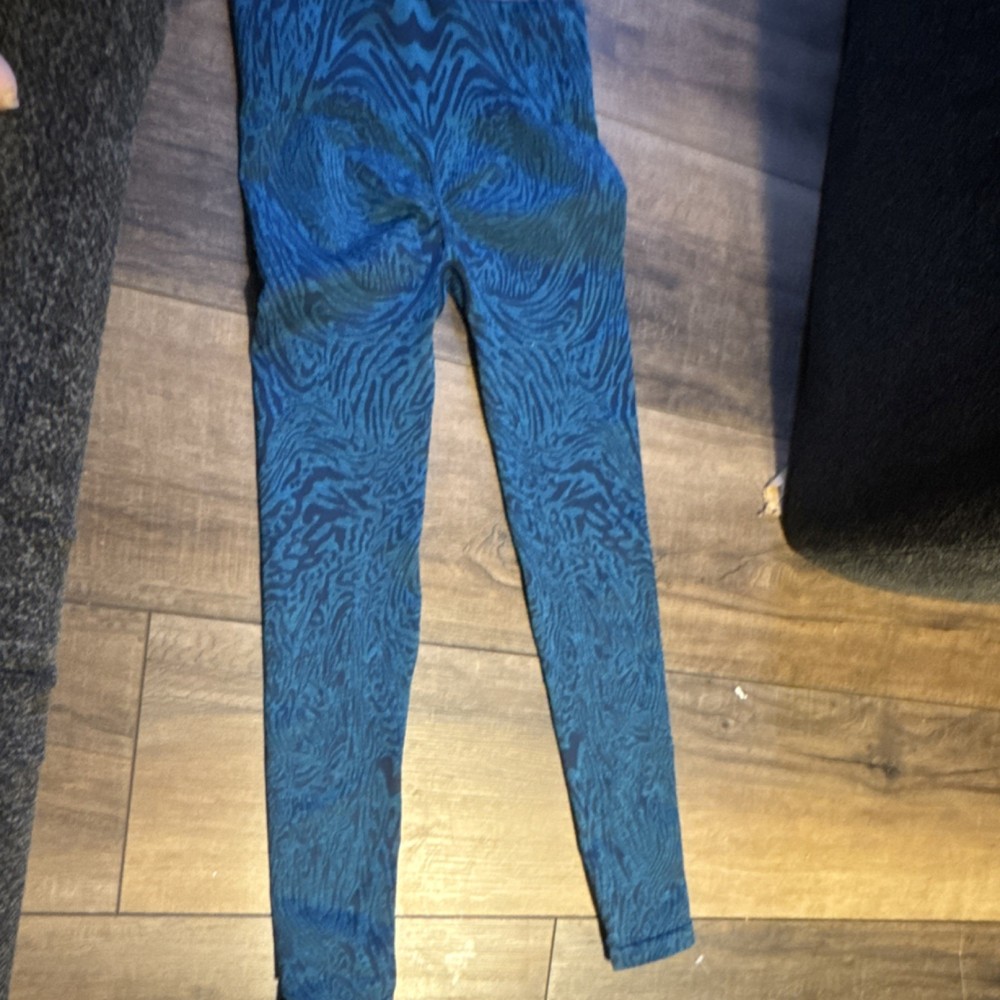 Gymshark Women's Blue Black Abstract Ankle Leggings XS