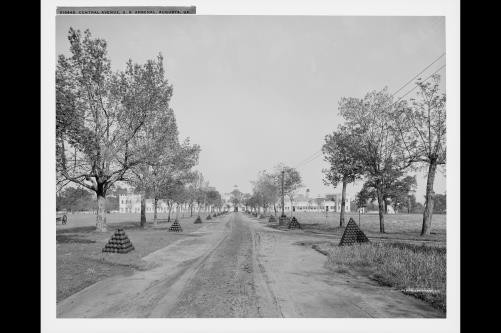 Central Avenue,US Arsenal,armories,roads,Augusta,GA,Detroit Publishing Co,1900