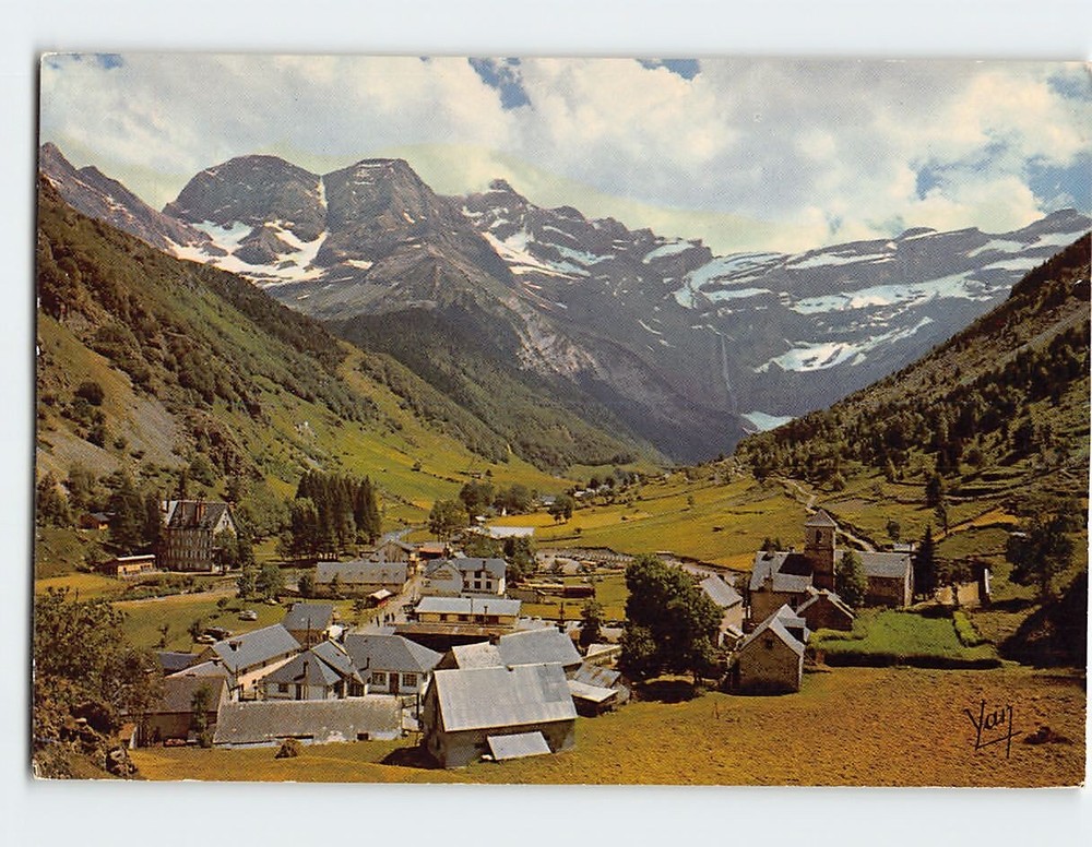 Postcard Le Village et le Cirque Gavarnie France