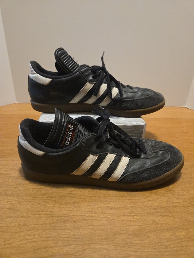 Adidas Samba Men's Indoor Soccer Shoe  Size 10-1/2.