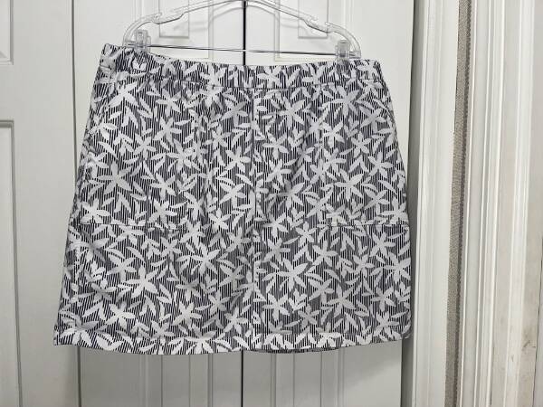 LANDS' END Black and White Floral Print Cotton Blend Skort-Skt-34-Size 18W-EUC