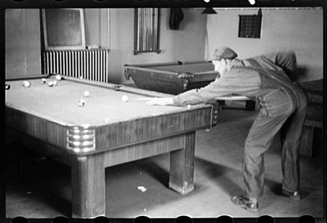 Pool Room,Scranton,Iowa,IA,April 1940,Billiards,John Vachon,FSA,United States,2