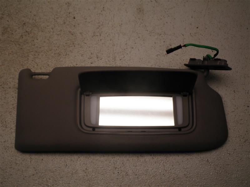 2007-2011 Volvo 50 Series Right Illuminated Sun Visor 398597815 B03810
