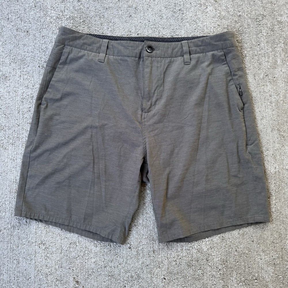 Vuori Aim Shorts Army Green Performance Stretch Chino Golf Outdoor Travel 34