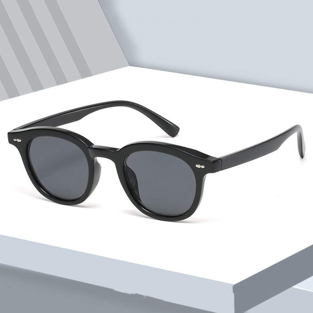 Retro Korean Style Sunglasses with Resin Lenses and PC Frame, Simple Design