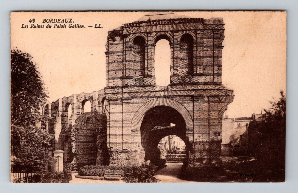France- Bordeaux Gallien Palace Ruins Ancient Roman Theater Old Vintage Postcard