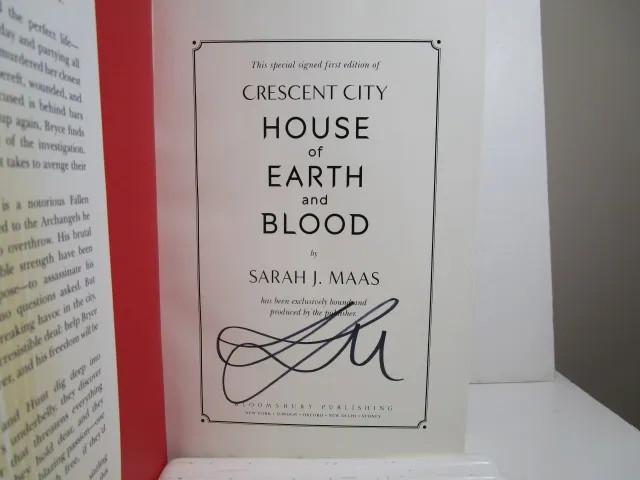 Sarah J. Maas    House of Earth And Blood   Signed US HCDJ 1st/1st NF