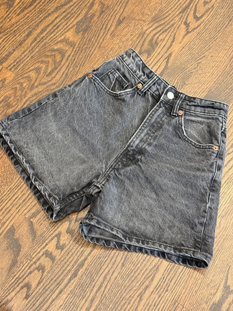 ZARA Women's High Rise Mom Jean Black Denim Shorts Size 0 Pockets Cuffed