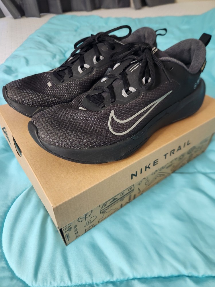 nike trail running shoes women size 10