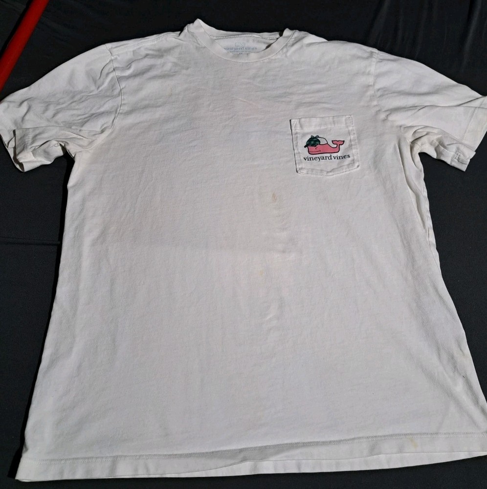 vineyard vines t shirt medium
