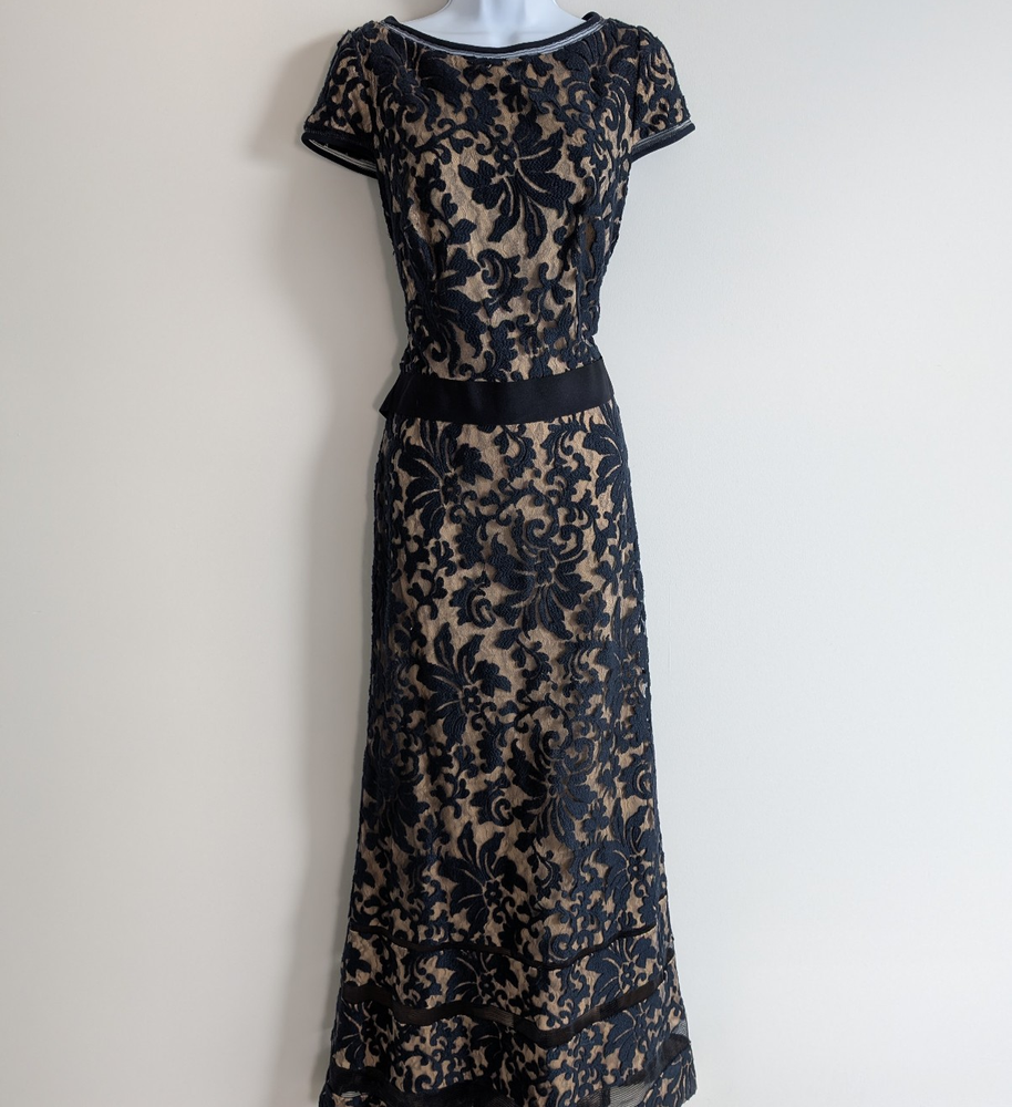 Tadashi Shoji Maxi Dress Womens 10 Cap Sleeve Lace Gown Quiet Luxury Timeless