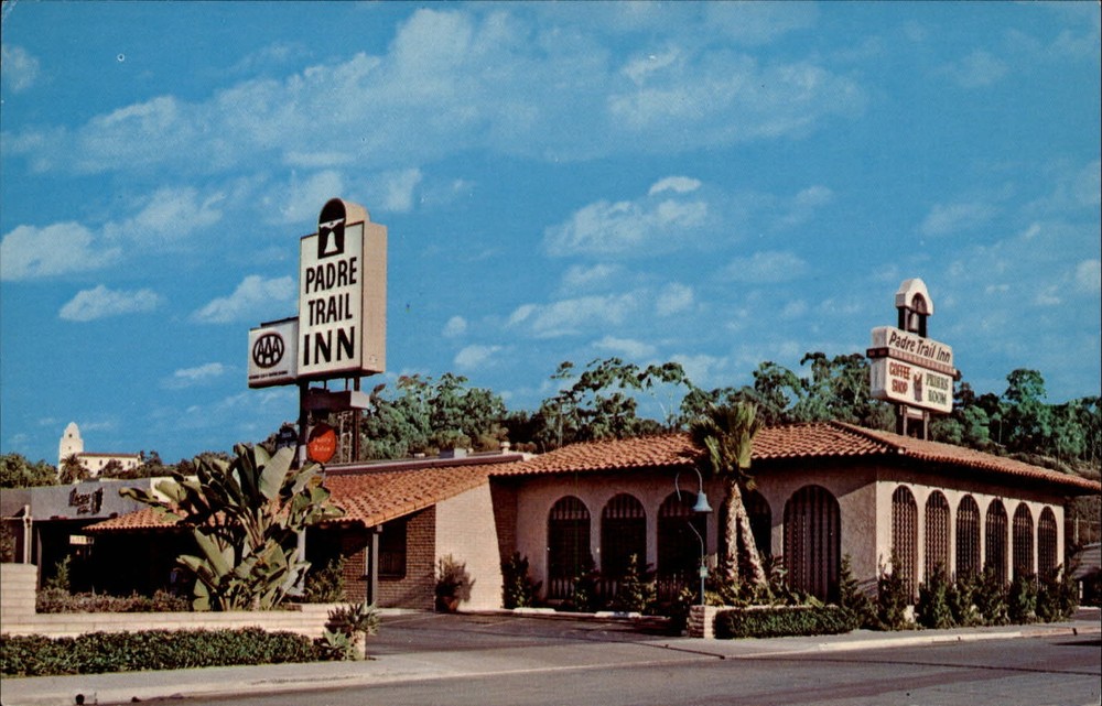 San Diego California Padre Trail Inn palm trees ~ unused postcard sku505