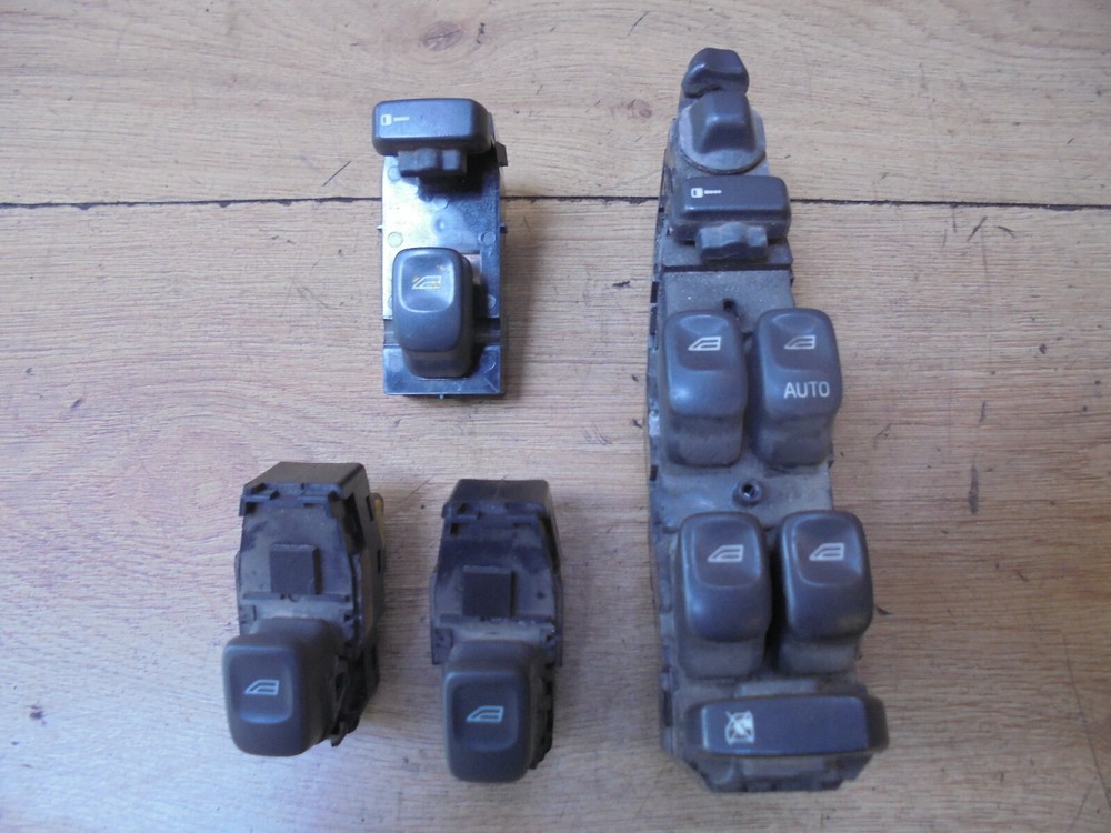 Volvo V40 2003 Front and Rear Window Switches Set 30638696 30638704