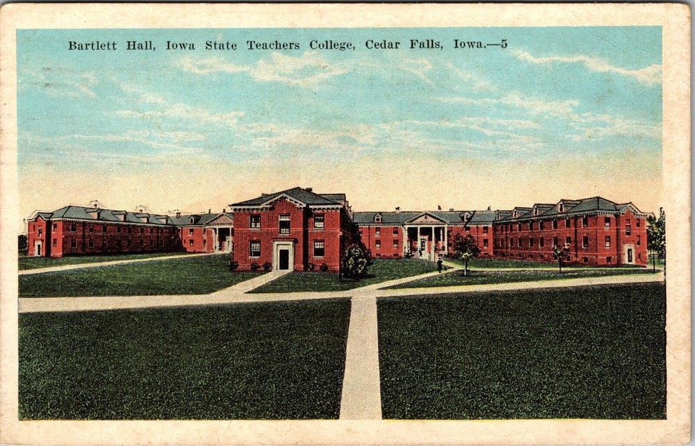 Cedar Falls IA-Iowa, Bartlett Hall, State Teachers College, Vintage Postcard