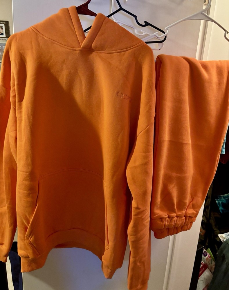 OQQ Orange Fleece Sweatsuit Set L Solid Hoodie + Tapered Jogger Pants