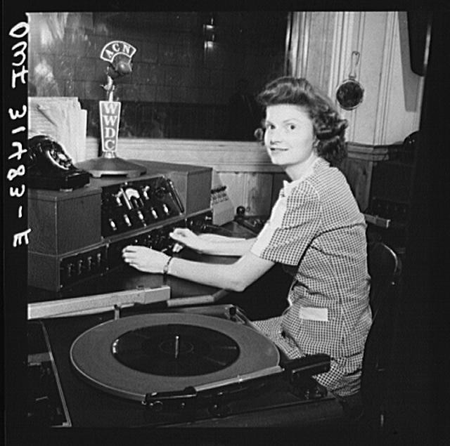 Photo:Woman at Radio Broadcasting Console WCN WDIC 1940s