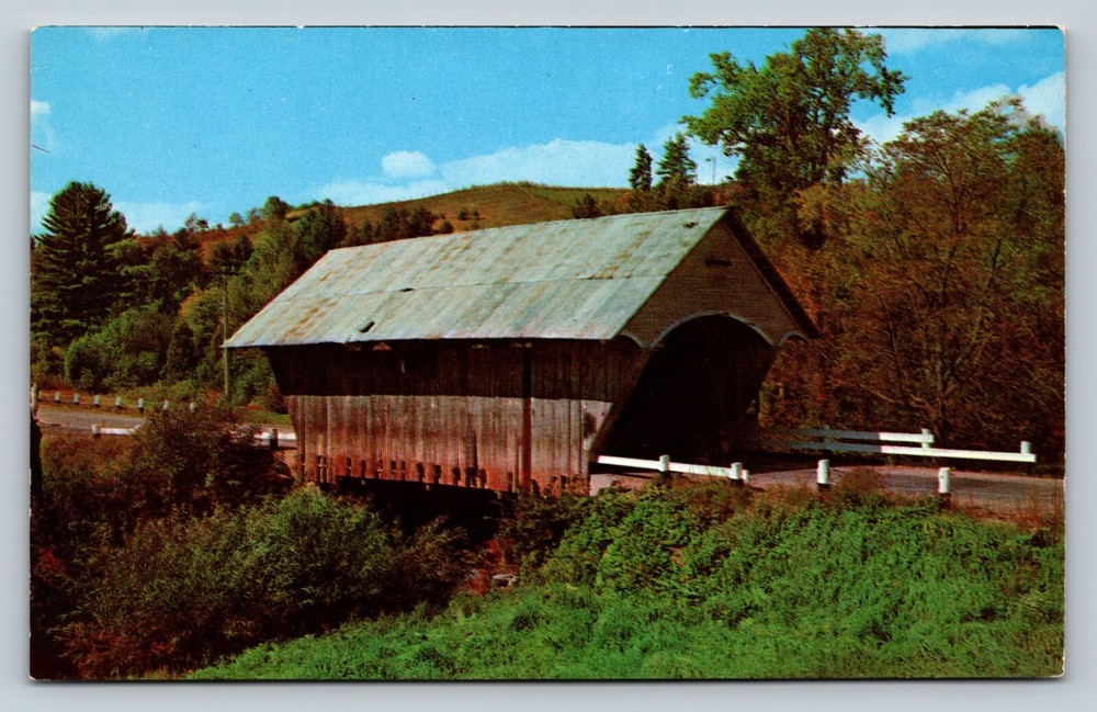 Covered Bridge Over Passumpsic River In Vermont VINTAGE Postcard