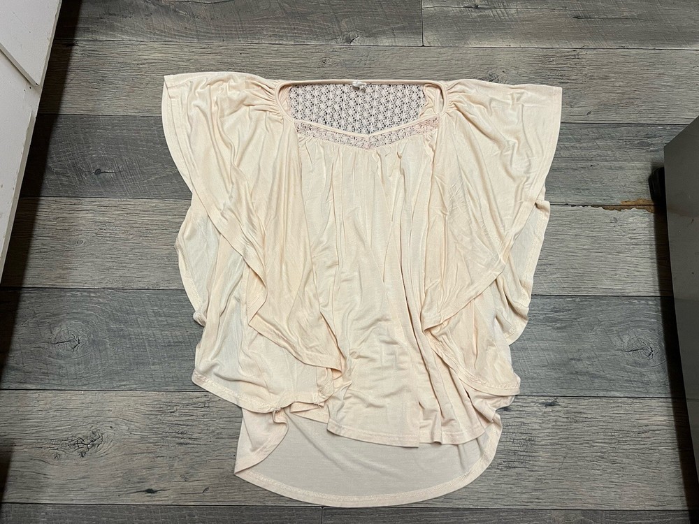 Boutique Pink Blush beige ruffle dolman sleeve shirt with crochet trim size S