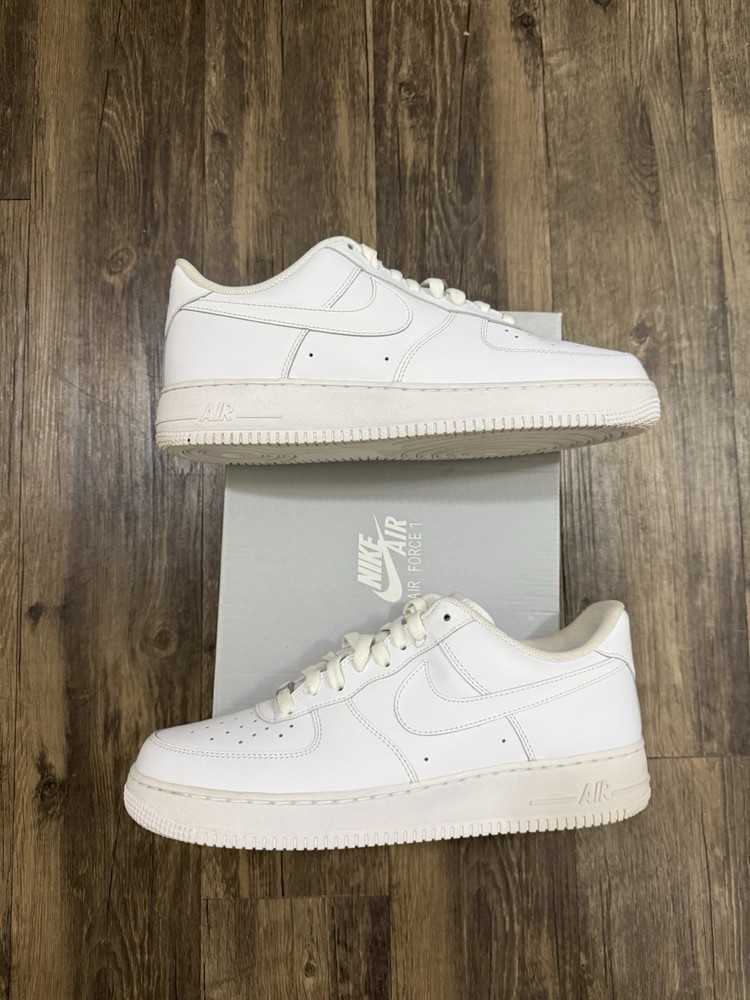 Nike Air Force 1 '07 Size 11.5 Low White Sneakers 315122111 Men's Shoes