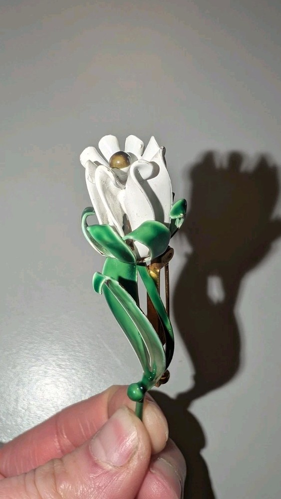 Vintage SANDOR White/Green Enamel Flower Gold Tone Metal Brooch  3.25