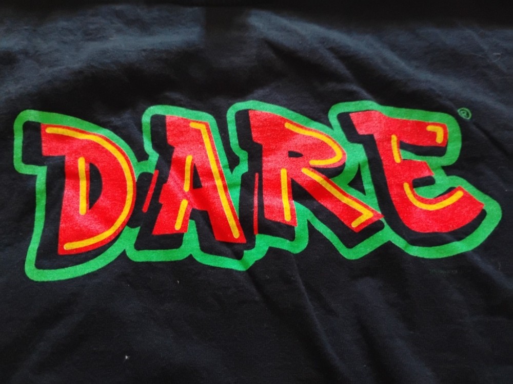 Vintage 2000s Y2K DARE Resist Drugs & Violence Logo Graphic Black T-Shirt  Small