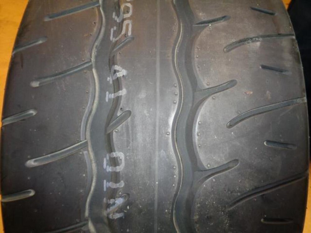 Yokohama Advan Neova AD09 High-Performance Tire 295/35R18